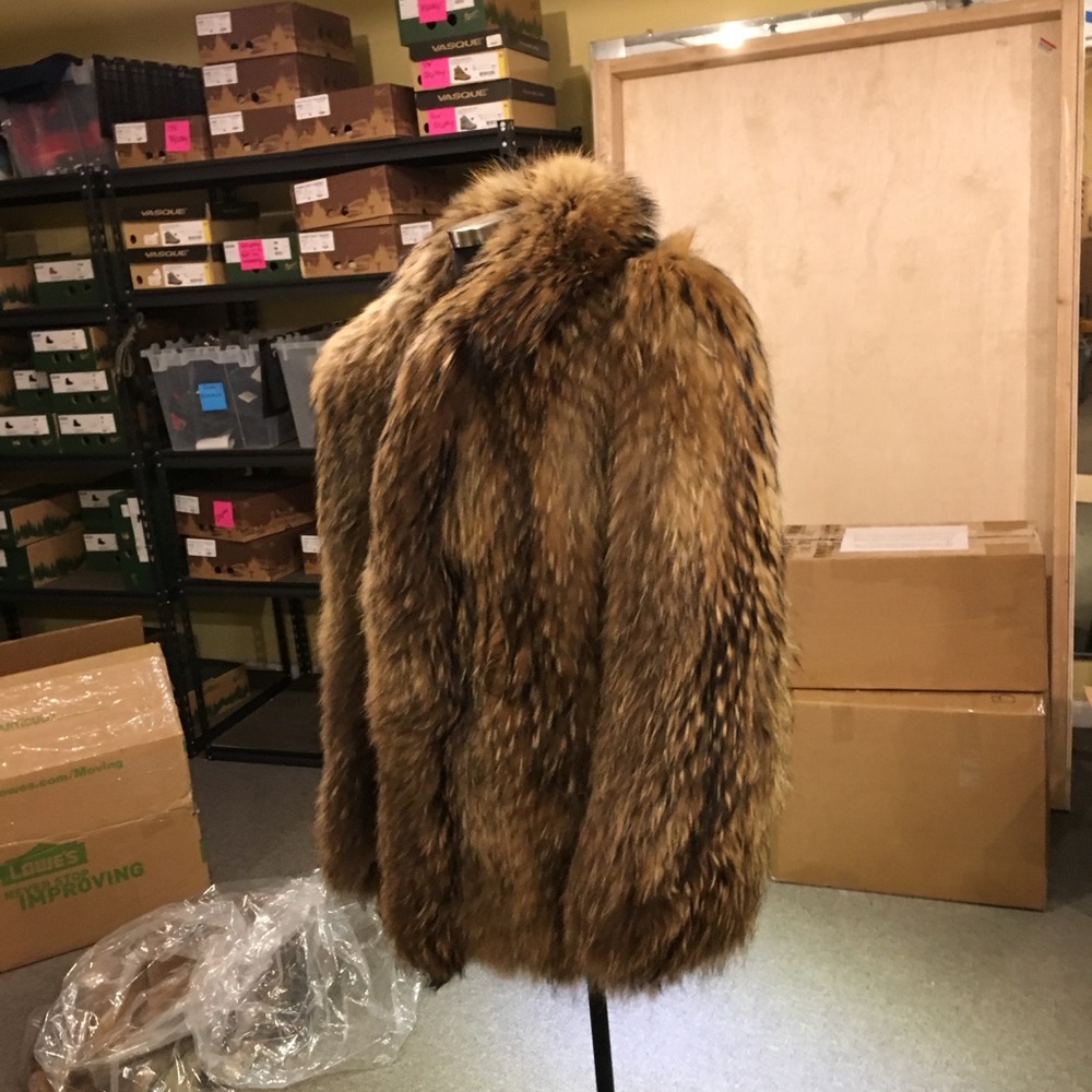 Parisian Brand Vintage Raccoon?  Fur Coat - Picture 11 of 13